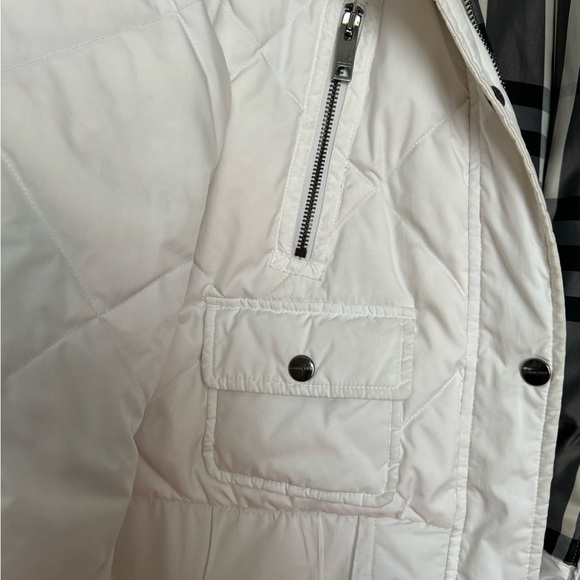 Burberry thin puffer with hood - Picture 7 of 7